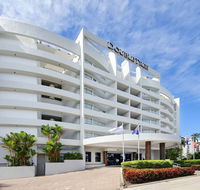 DoubleTree by Hilton Cairns