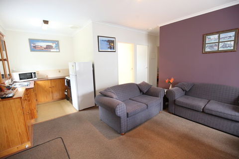 The Fox & Hounds Inn - Phillip Island Accommodation 1