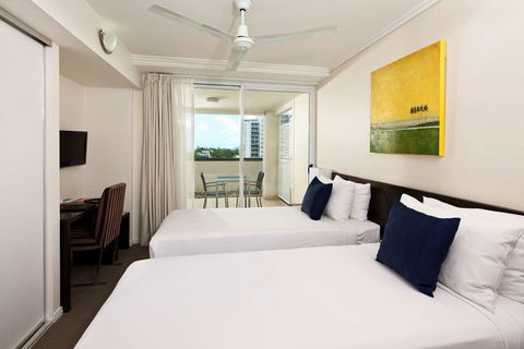 Cairns Central Plaza Apartment - Phillip Island Accommodation 2