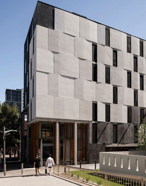 Alex Hotel, Perth - Phillip Island Accommodation 0