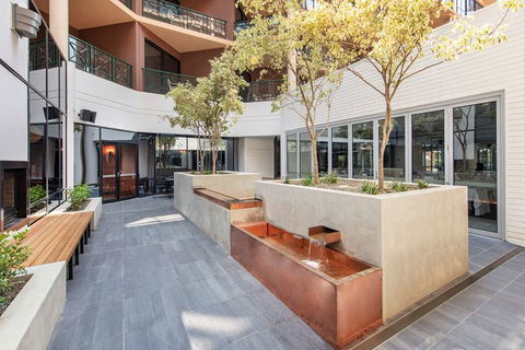 Amora Hotel Riverwalk Melbourne - Phillip Island Accommodation 2