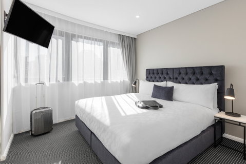 Meriton Suites Kent Street - Phillip Island Accommodation 0