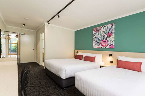 NIghtcap at Balaclava Hotel - Phillip Island Accommodation 2