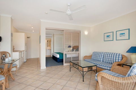 Macrossan House Boutique Holidays Apts - Phillip Island Accommodation 2