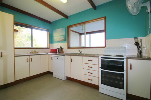 Bally High, 20 Dulconghi Street - Phillip Island Accommodation 11