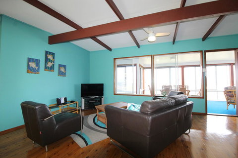 Bally High, 20 Dulconghi Street - Phillip Island Accommodation 14