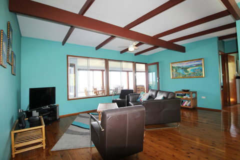 Bally High, 20 Dulconghi Street - Phillip Island Accommodation 13