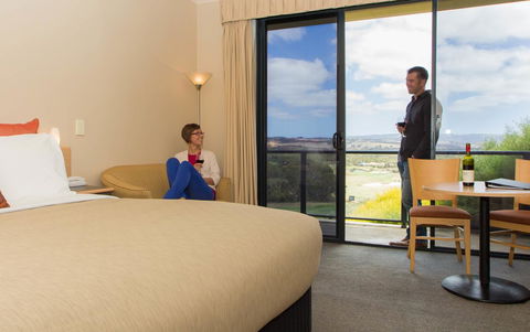 McCracken Country Club - Phillip Island Accommodation 13