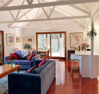 Lost in the Vines - Phillip Island Accommodation