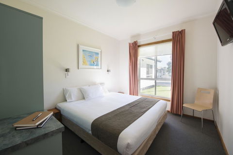 The Retreat West Beach Parks - Phillip Island Accommodation 24