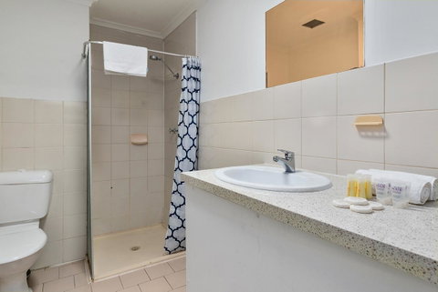 Cosmo On Bank - Phillip Island Accommodation 12