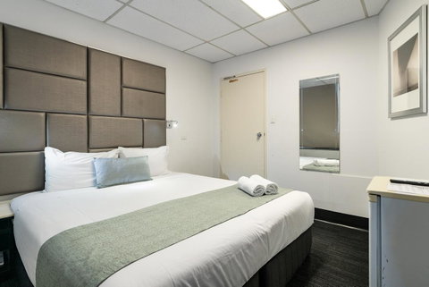 Cosmo On Bank - Phillip Island Accommodation 11