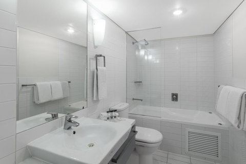 Oaks Adelaide Horizons Suites - Phillip Island Accommodation 4