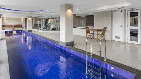 Oaks Adelaide Embassy Suites - Phillip Island Accommodation 6