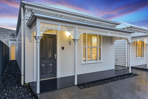 Aloha Central Luxury Apartments - Phillip Island Accommodation 2