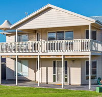 Rocks Beach House Victor Harbor - Phillip Island Accommodation