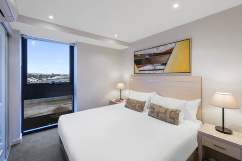 IStay Precinct Adelaide - Phillip Island Accommodation 1