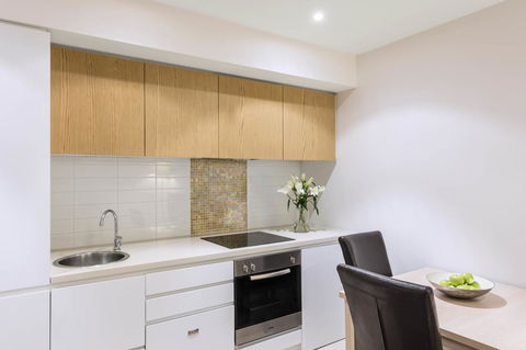 IStay Precinct Adelaide - Phillip Island Accommodation 8