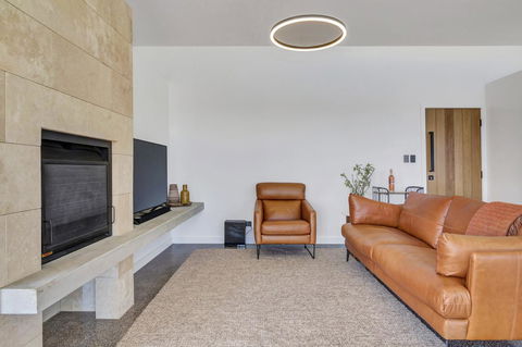 Shadow Creek McLaren Vale - Phillip Island Accommodation 11