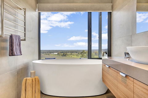 Shadow Creek McLaren Vale - Phillip Island Accommodation 4