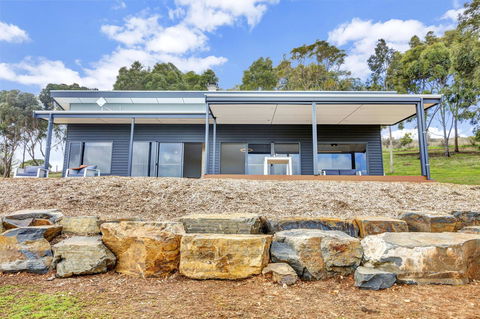 Shadow Creek McLaren Vale - Phillip Island Accommodation 9