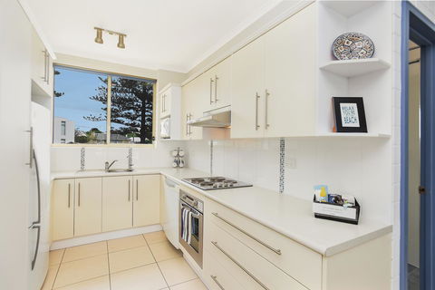 The Dolphins Beachfront Apartments - Phillip Island Accommodation 12