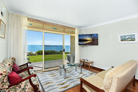 The Dolphins Beachfront Apartments - Phillip Island Accommodation 7
