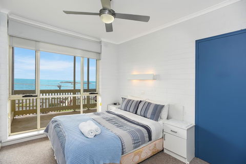 The Dolphins Beachfront Apartments - Phillip Island Accommodation 14