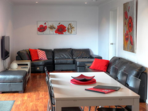 Home On Torrens - Phillip Island Accommodation 24
