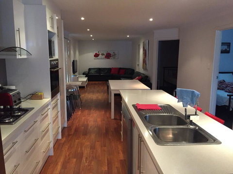 Home On Torrens - Phillip Island Accommodation 1