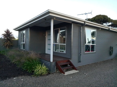 Home On Torrens - Phillip Island Accommodation 5