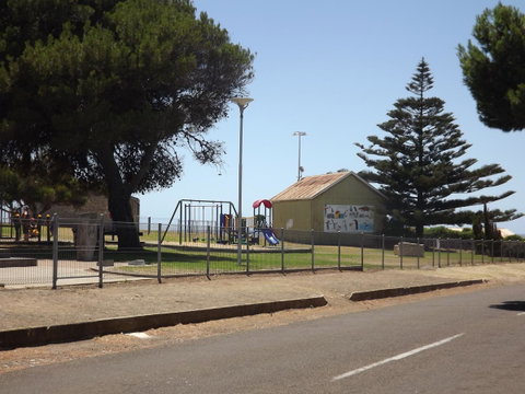 Home On Torrens - Phillip Island Accommodation 17