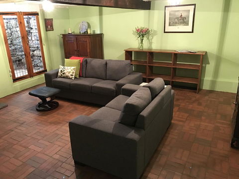 Kit Kat Cottage - Heritage Accommodation Burra - Phillip Island Accommodation 21