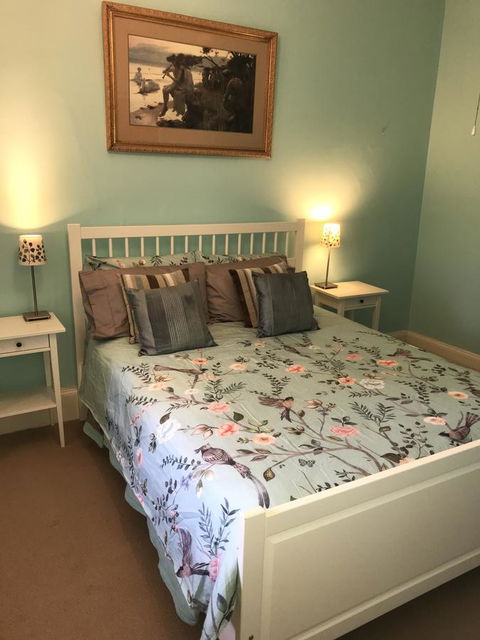 Kit Kat Cottage - Heritage Accommodation Burra - Phillip Island Accommodation 24