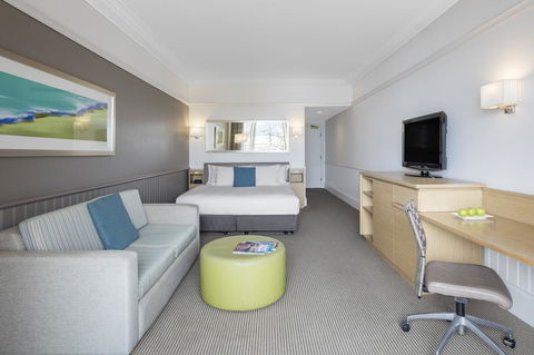 Crowne Plaza Terrigal Pacific, An IHG Hotel - Phillip Island Accommodation 2