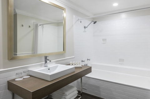 Crowne Plaza Terrigal Pacific, An IHG Hotel - Phillip Island Accommodation 6