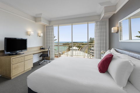 Crowne Plaza Terrigal Pacific, An IHG Hotel - Phillip Island Accommodation 30