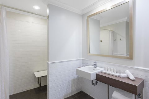 Crowne Plaza Terrigal Pacific, An IHG Hotel - Phillip Island Accommodation 39