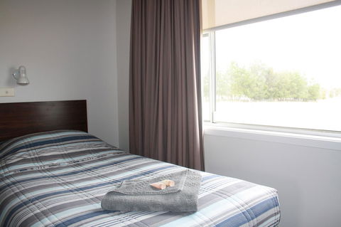 Isis Motel Scone - Phillip Island Accommodation 0