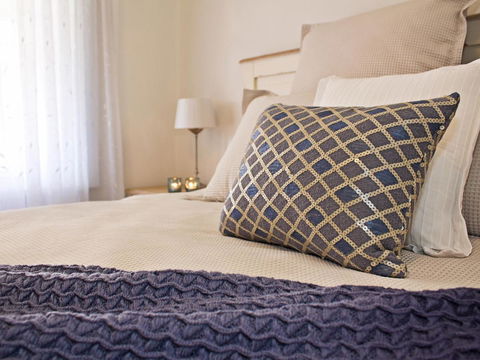Queen's Cottage Barossa Valley - Phillip Island Accommodation 3