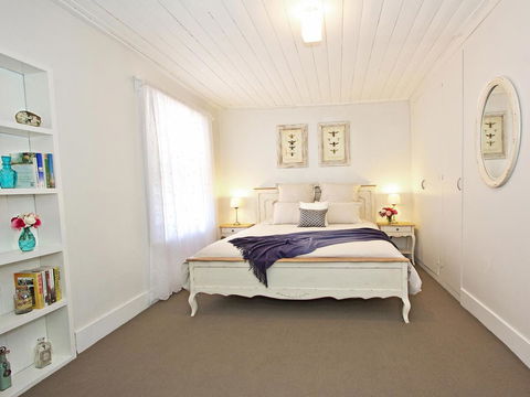 Queen's Cottage Barossa Valley - Phillip Island Accommodation 18