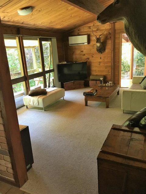 Hilltop - Phillip Island Accommodation 3