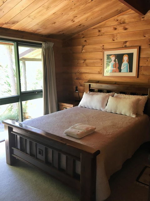 Hilltop - Phillip Island Accommodation 7