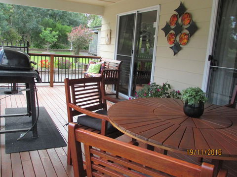 Lazy Days Cottage - Victor Harbor - Phillip Island Accommodation 5