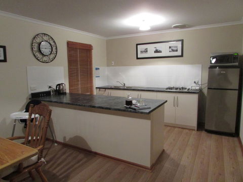 Lazy Days Cottage - Victor Harbor - Phillip Island Accommodation 14