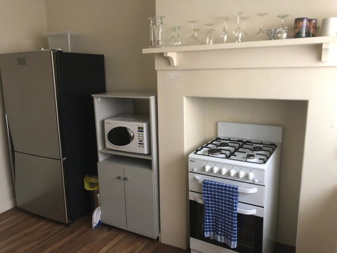 Kingscote Central - Phillip Island Accommodation 3