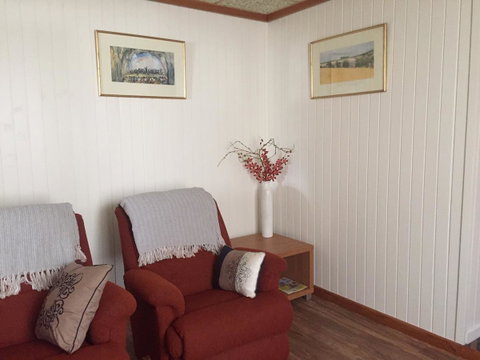 Kingscote Central - Phillip Island Accommodation 0