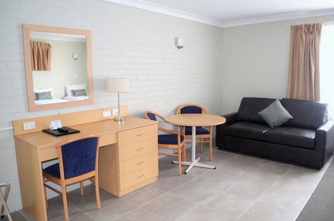 Bathurst Motor Inn - Phillip Island Accommodation 9