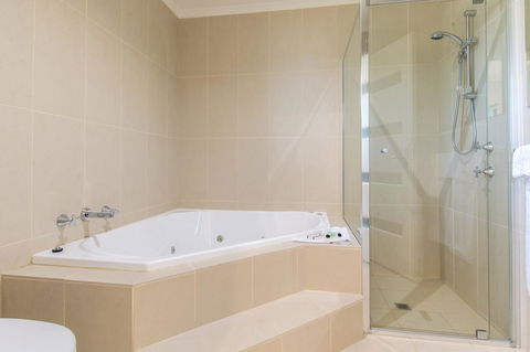 Mick O\'Sheas - Phillip Island Accommodation 22