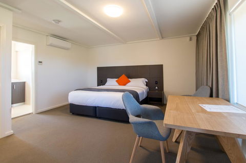 Mick O\'Sheas - Phillip Island Accommodation 29